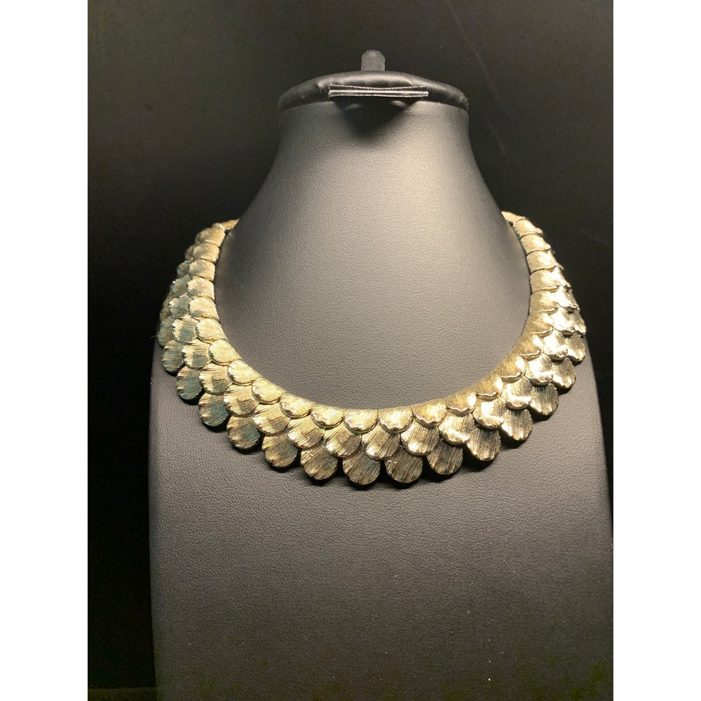 Vintage Lisner Gold Tone Textured Scale Bib Collar Necklace Adjustable 15-18in